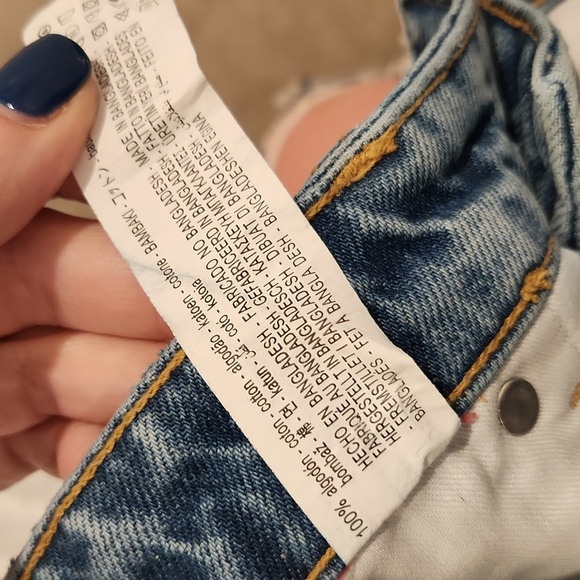 High waist, button fly Zara jean shorts size 6! - Picture 5 of 9